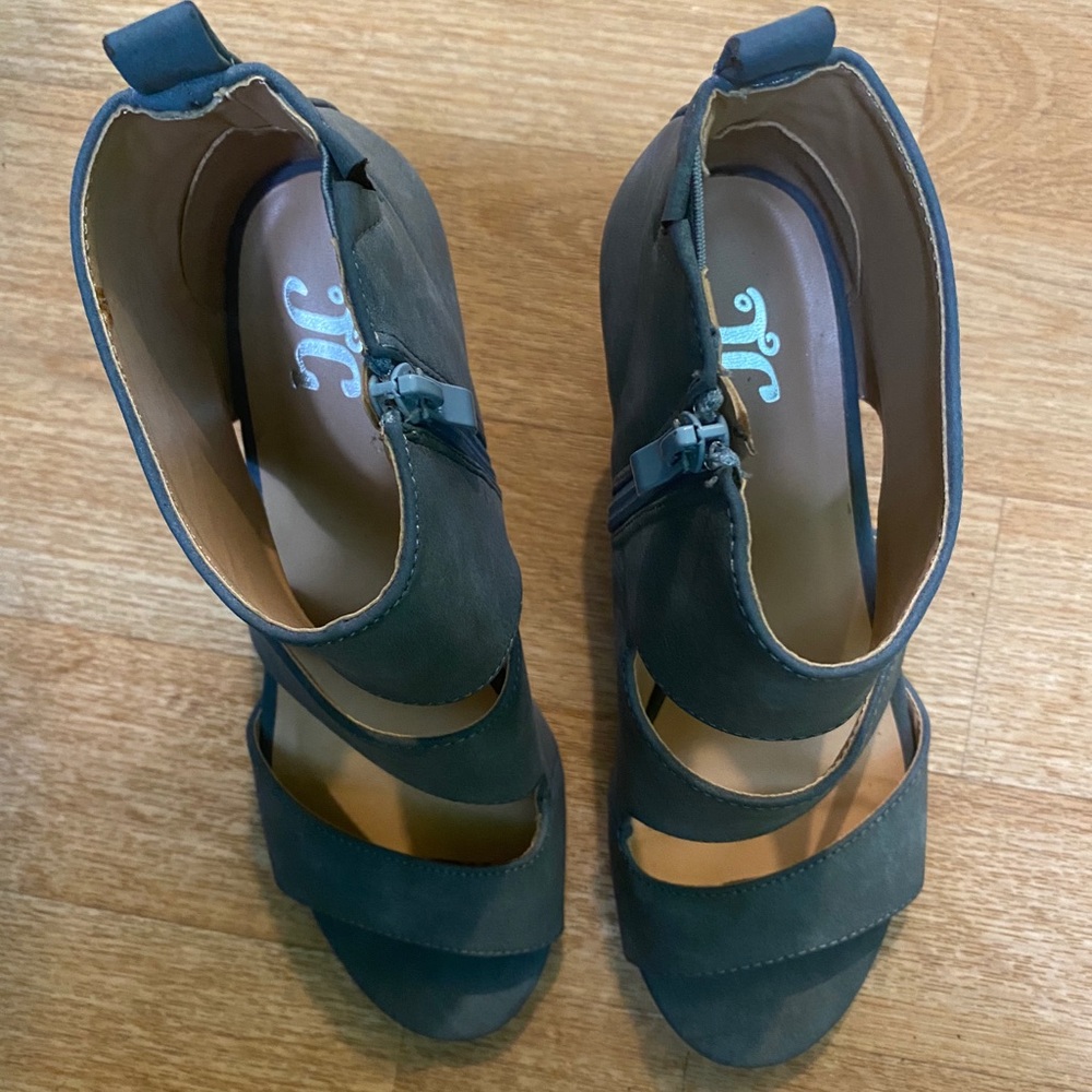 JC woman’s shoes